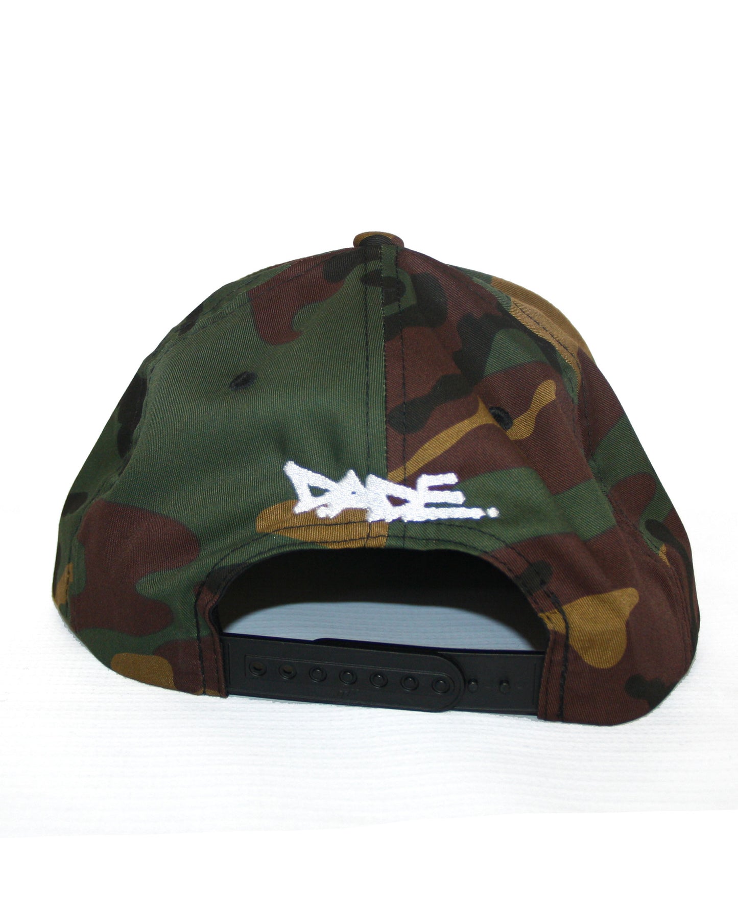 Skull Crossing Snap Back